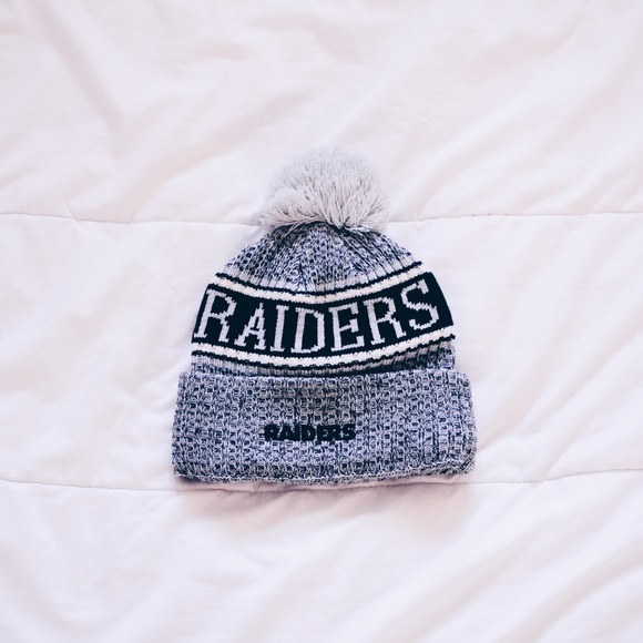 New Era Raiders Beanie - Picture 2 of 2